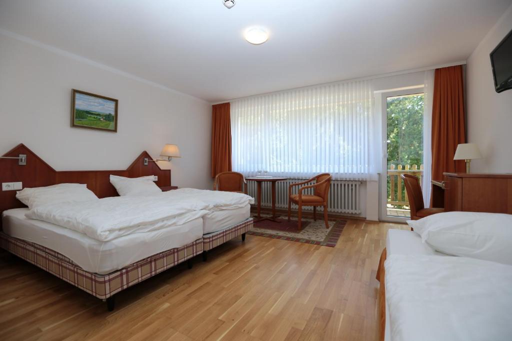 Hotel Am Rossberg Altenahr Exterior photo
