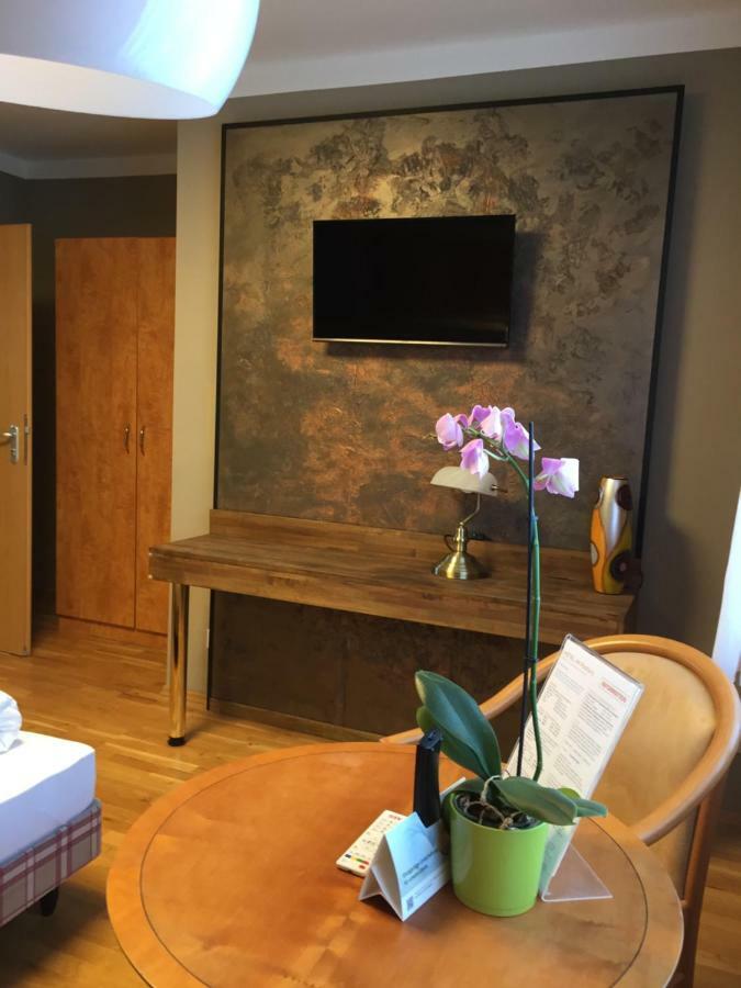 Hotel Am Rossberg Altenahr Exterior photo